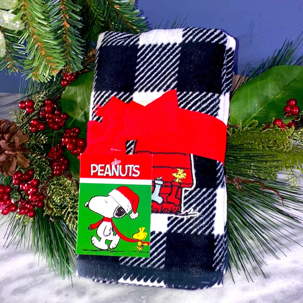 Snoopy peanuts Christmas hand towels